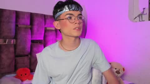 Angelo I work from home this is my room  online show from January 3, 2025, 4:22 am