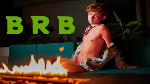 Angelo I work from home this is my room  online show from February 9, 2025, 12:19 pm