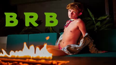 Angelo I work from home this is my room  online show from March 6, 2025, 8:41 am