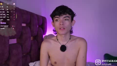 Snapshot of angelocute_ chatting on April 9, 2026, 3:28 am Angelo I work from home this is my room online show from April 9, 2026, 3:28 am