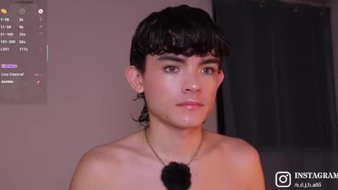 Snapshot of angelocute_ chatting on April 27, 2026, 3:04 am Angelo I work from home this is my room online show from April 27, 2026, 3:04 am