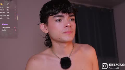 Snapshot of angelocute_ chatting on April 28, 2026, 3:22 am Angelo I work from home this is my room online show from April 28, 2026, 3:22 am