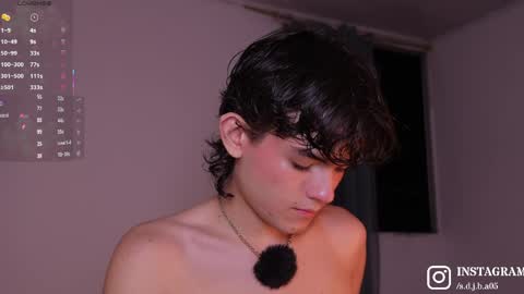 Snapshot of angelocute_ chatting on May 12, 2026, 2:52 am Angelo I work from home this is my room online show from May 12, 2026, 2:52 am