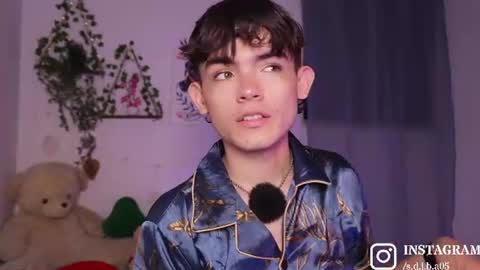 Angelo I work from home this is my room  online show from August 7, 2026, 1:51 am