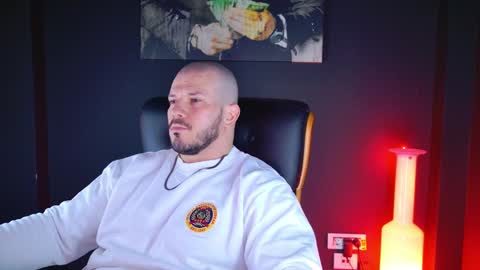 Snapshot of angeloeric chatting on December 4, 2024, 5:16 am BlackWolf online show from December 4, 2024, 5:16 am