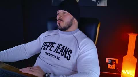 Snapshot of angeloeric chatting on January 31, 2025, 8:01 am BlackWolf online show from January 31, 2025, 8:01 am