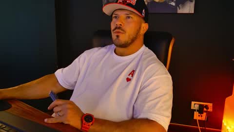 Snapshot of angeloeric chatting on September 9, 2025, 11:43 am BlackWolf online show from September 9, 2025, 11:43 am