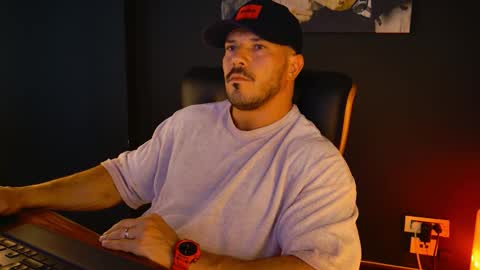 Snapshot of angeloeric chatting on September 17, 2025, 9:22 am BlackWolf online show from September 17, 2025, 9:22 am