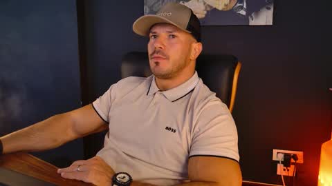 Snapshot of angeloeric chatting on September 22, 2025, 11:12 am BlackWolf online show from September 22, 2025, 11:12 am