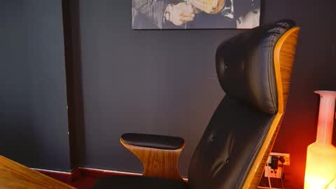 Snapshot of angeloeric chatting on September 27, 2025, 12:21 pm BlackWolf online show from September 27, 2025, 12:21 pm