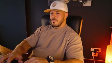 Snapshot of angeloeric chatting on September 30, 2025, 11:37 am BlackWolf online show from September 30, 2025, 11:37 am