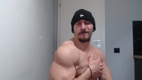 Snapshot of angelofit chatting on January 21, 2025, 9:35 am ------- SEX SHOW WITH GUYS AND GIRLS MUSCLE SHOW online show from January 21, 2025, 9:35 am