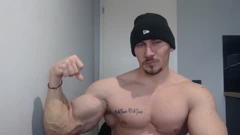 Snapshot of angelofit chatting on February 16, 2025, 12:21 pm ------- SEX SHOW WITH GUYS AND GIRLS MUSCLE SHOW online show from February 16, 2025, 12:21 pm