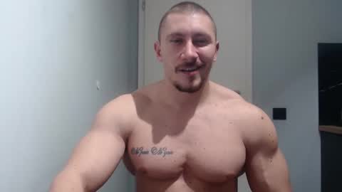 Snapshot of angelofit chatting on February 26, 2025, 6:54 pm ------- SEX SHOW WITH GUYS AND GIRLS MUSCLE SHOW online show from February 26, 2025, 6:54 pm
