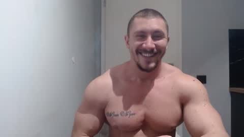Snapshot of angelofit chatting on March 10, 2025, 5:50 pm ------- SEX SHOW WITH GUYS AND GIRLS MUSCLE SHOW online show from March 10, 2025, 5:50 pm