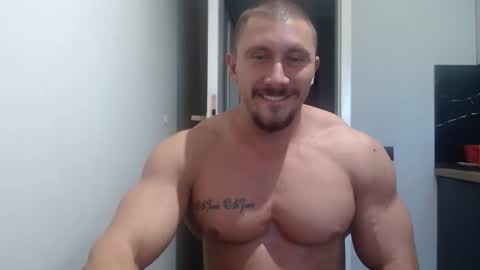Snapshot of angelofit chatting on September 28, 2025, 2:11 pm ------- SEX SHOW WITH GUYS AND GIRLS MUSCLE SHOW online show from September 28, 2025, 2:11 pm