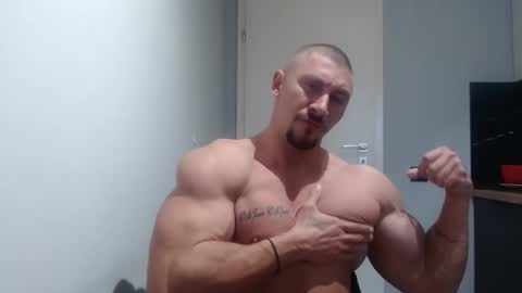 Snapshot of angelofit chatting on October 7, 2025, 10:12 am ------- SEX SHOW WITH GUYS AND GIRLS MUSCLE SHOW online show from October 7, 2025, 10:12 am