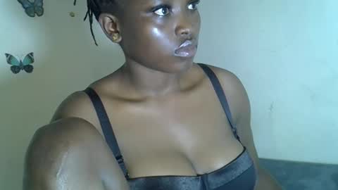 Snapshot of angelofsweetness chatting on December 15, 2025, 8:07 am angelofsweetness online show from December 15, 2025, 8:07 am