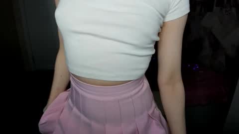 Snapshot of angels_of_passion chatting on November 9, 2025, 11:14 pm Yana online show from November 9, 2025, 11:14 pm