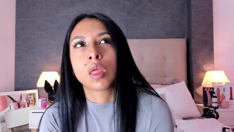 Snapshot of angels_one chatting on February 3, 2025, 1:30 pm Angela online show from February 3, 2025, 1:30 pm