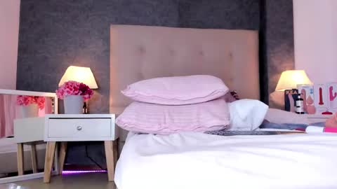 Snapshot of angels_one chatting on February 15, 2025, 6:44 pm Angela online show from February 15, 2025, 6:44 pm