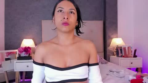 Snapshot of angels_one chatting on October 16, 2025, 11:33 am Angela online show from October 16, 2025, 11:33 am