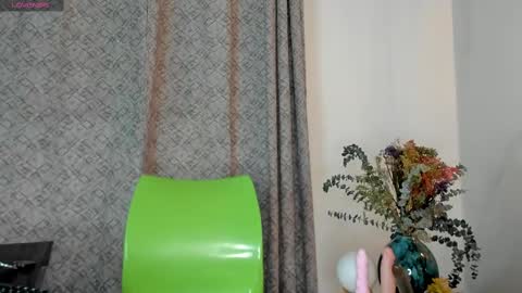 ANGIE online show from September 11, 2025, 2:39 pm