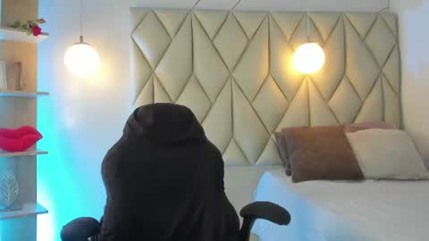 ANGIE online show from June 11, 2026, 1:42 pm