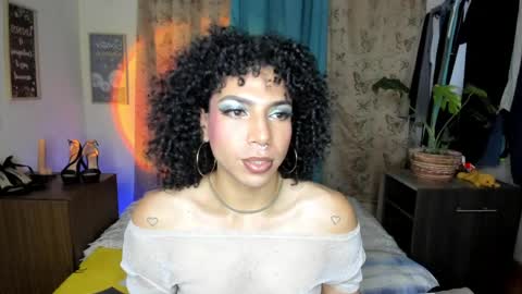 angelwhitte online show from April 28, 2026, 1:37 am