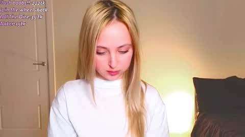  Im Chloe  i do FLASH BOOBS for new fan club online show from February 3, 2026, 12:32 pm