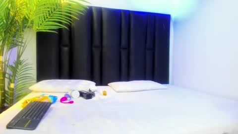 angi_lozano online show from September 24, 2025, 11:19 pm