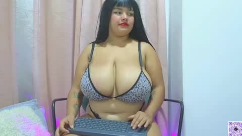 Snapshot of angie_bigboobs chatting on December 22, 2024, 2:49 pm Angie Gomez Onlyfans angie bigboobs FREE online show from December 22, 2024, 2:49 pm