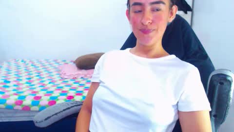 IG angie dreamgirl01 online show from May 14, 2026, 4:08 am