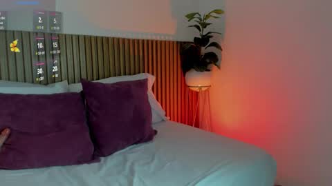 Snapshot of angie_leonn chatting on October 23, 2025, 12:15 pm A N G I E online show from October 23, 2025, 12:15 pm