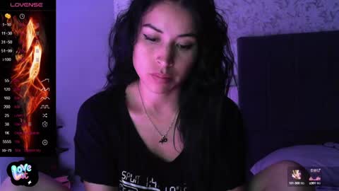 Snapshot of angiebaxter chatting on December 6, 2024, 12:45 am Angiebaxt online show from December 6, 2024, 12:45 am