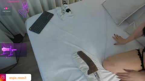 angiee roses online show from May 16, 2026, 12:07 am