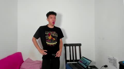 Snapshot of angielee01 chatting on July 20, 2026, 1:24 pm Angie y Andres online show from July 20, 2026, 1:24 pm