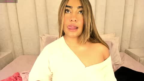 Snapshot of angueljonnes chatting on June 1, 2026, 1:18 am ANGUEL JONES online show from June 1, 2026, 1:18 am
