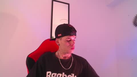 anhonymus online show from September 23, 2025, 3:53 am