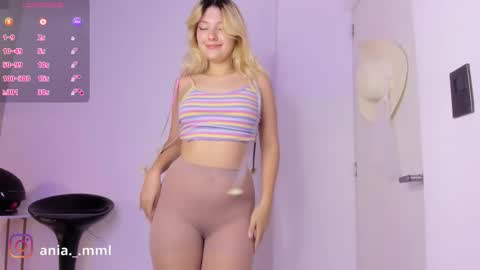 Snapshot of ania_mml chatting on September 19, 2025, 7:58 pm Ania online show from September 19, 2025, 7:58 pm