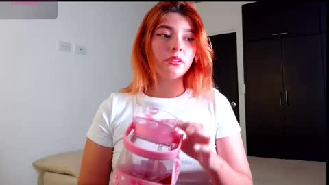 Snapshot of ania_mml chatting on January 8, 2026, 10:23 pm Ania online show from January 8, 2026, 10:23 pm