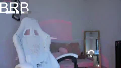Snapshot of aniie_pink18 chatting on May 11, 2026, 4:04 pm Maria online show from May 11, 2026, 4:04 pm