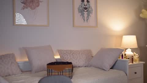 Snapshot of aniiehottie chatting on December 2, 2024, 2:08 pm online show from December 2, 2024, 2:08 pm