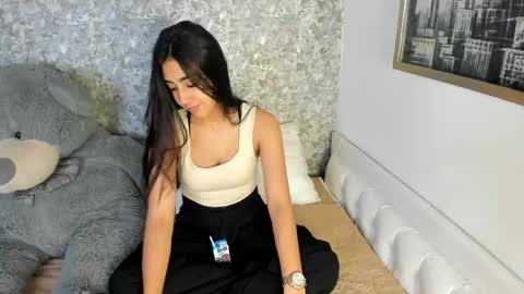 anika_h online show from April 25, 2026, 12:08 pm