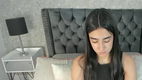 anika_h online show from May 30, 2026, 12:13 pm