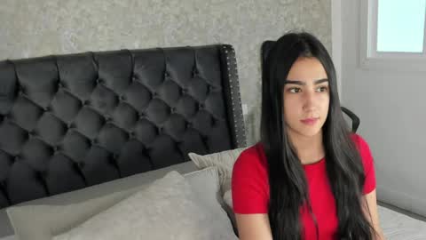 anika_h online show from June 7, 2026, 12:09 pm