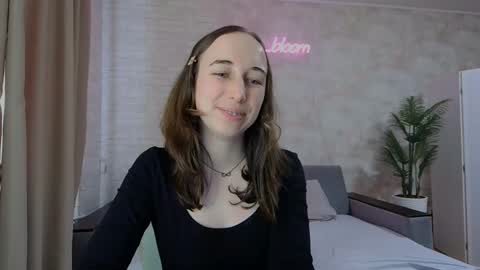 anikabloom online show from February 6, 2025, 8:39 am