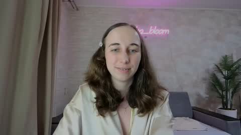 anikabloom online show from February 10, 2025, 6:42 am