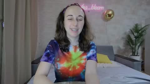 anikabloom online show from February 17, 2025, 5:58 am