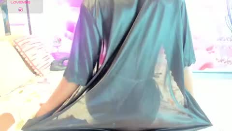 Snapshot of anisha_zambrano chatting on June 17, 2026, 1:01 pm anisha_zambrano online show from June 17, 2026, 1:01 pm
